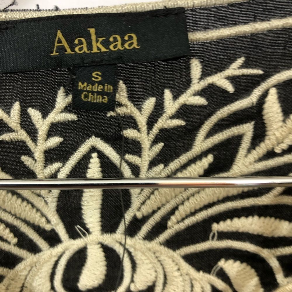 Aakaa Tunic Blouse‎ - Picture 3 of 3